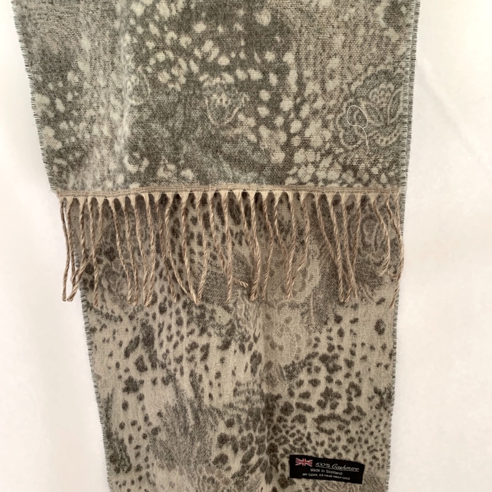 One Cashmere Scarf with 2 Looks!